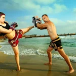 Boxeo-Tailandes-Entrenamiento-en-el-mar-myay-thai-
