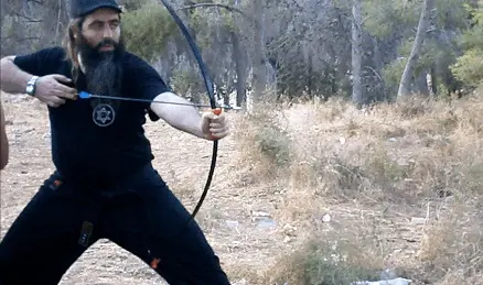 día de la persona ninja tiro con arco