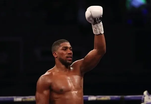 Anthony Joshua cruza la marca de los 100 millones