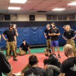 Entraînement au contact-combat pour les soldats
