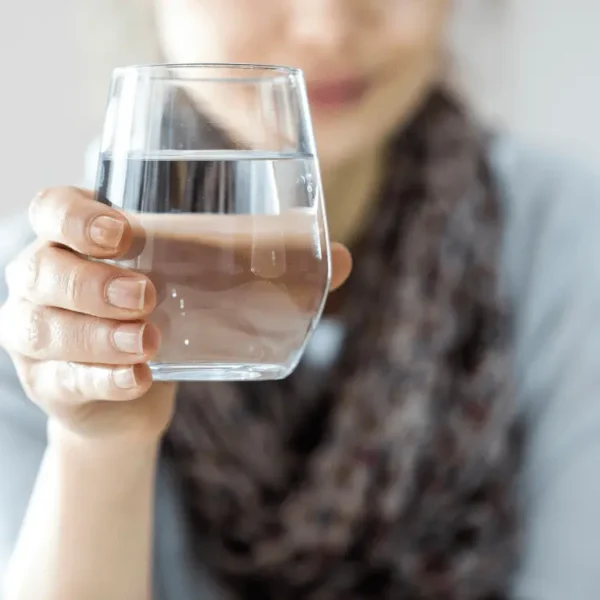 L&rsquo;importance de l&rsquo;eau pour la santé de la famille et des enfants – la différence entre une eau harmonieuse et une eau chaotique