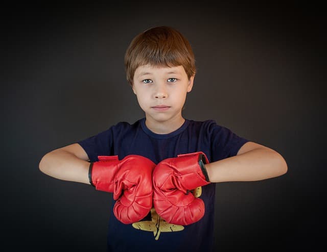 enfant-apprend-à-se-protéger-de-la-violence