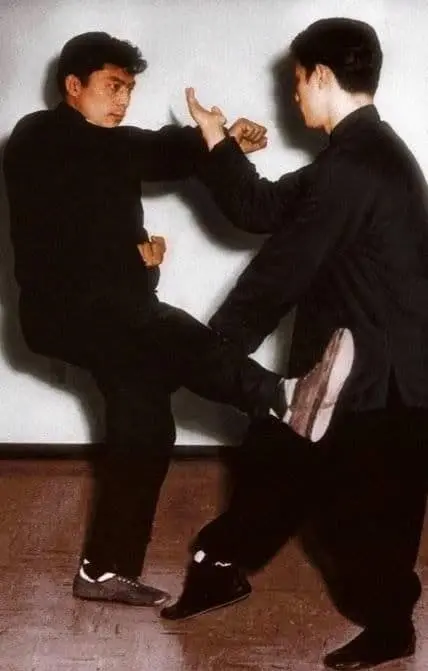Taky Kimura s'entraîne avec Bruce Lee